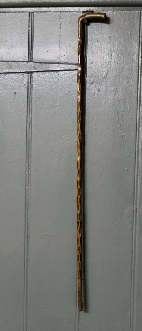 A Beautiful Natural Wood Zig Zag Shaft Walking Cane