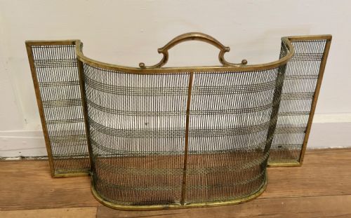 fig 1. A Victorian Bowed Brass Fire Guard