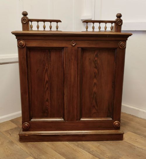 Pitch Pine Hotel Restaurant Reception Hostess Greeting Station, Greeter