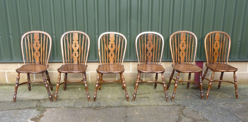 A Set of 6 High Wycombe Windsor Country Dining Chairs 