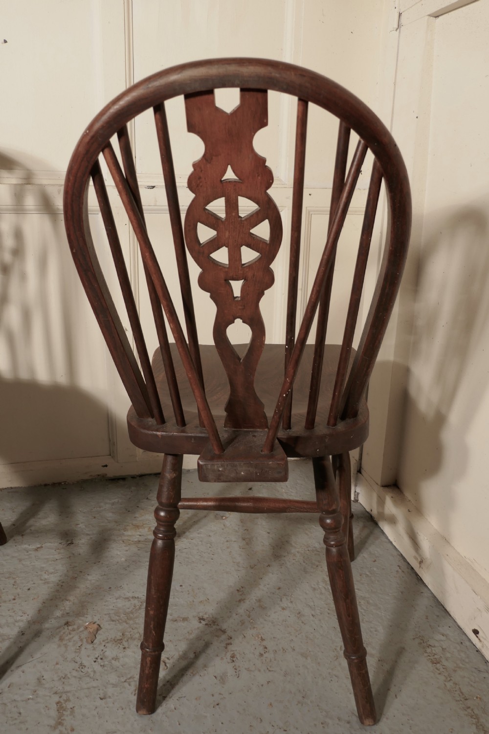 A Set of 4 Victorian Beech & Elm Wheel Back Windsor Kitchen Dining Chairs View VII