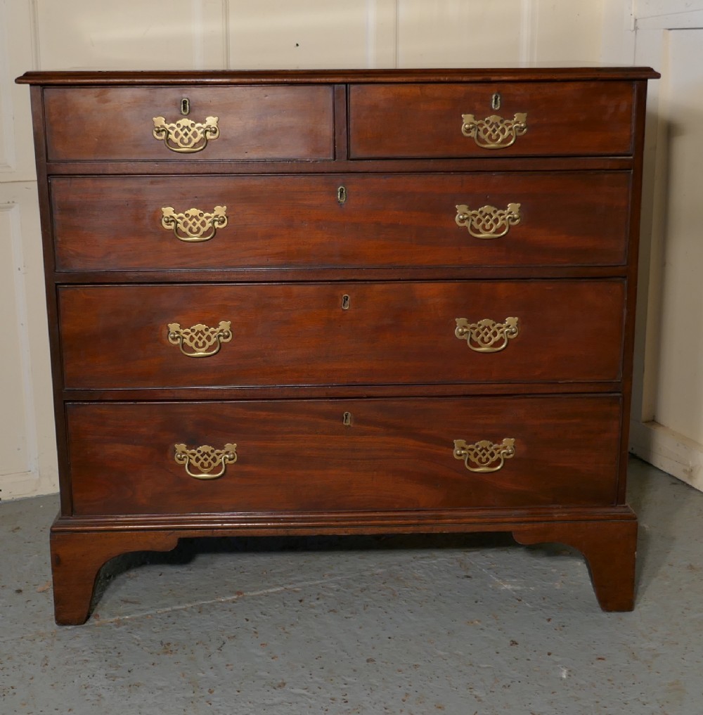 Georgian Mahogany Chest of Drawers