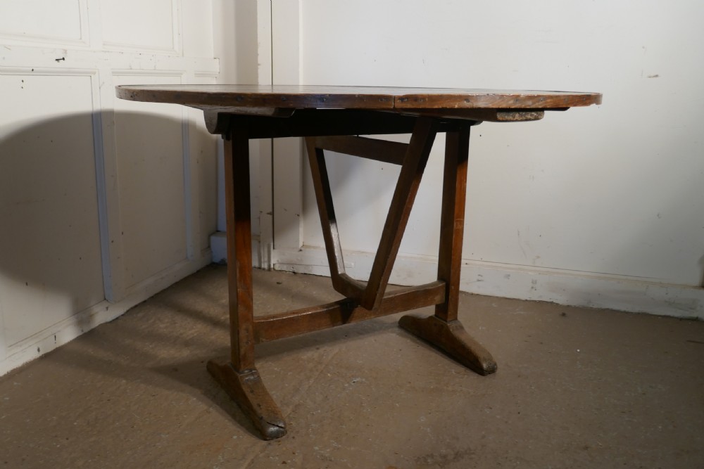 19th Century French Vineyard Wine Table From Chateau Nantes-Graves d’Arthus View VII