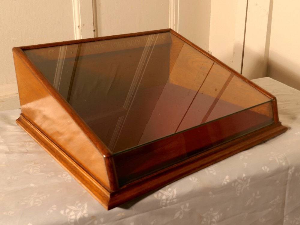 Counter top Display Cabinet for L & C HARDMUTH’S “KOH-I NOOR” Pencils View III