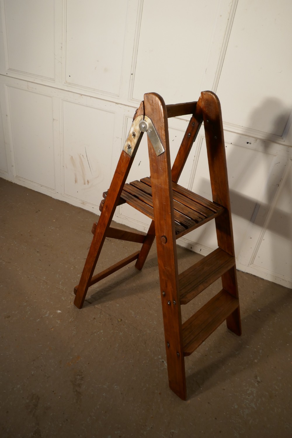 Easy Action Pine Step Kitchen Step Ladder  View IV