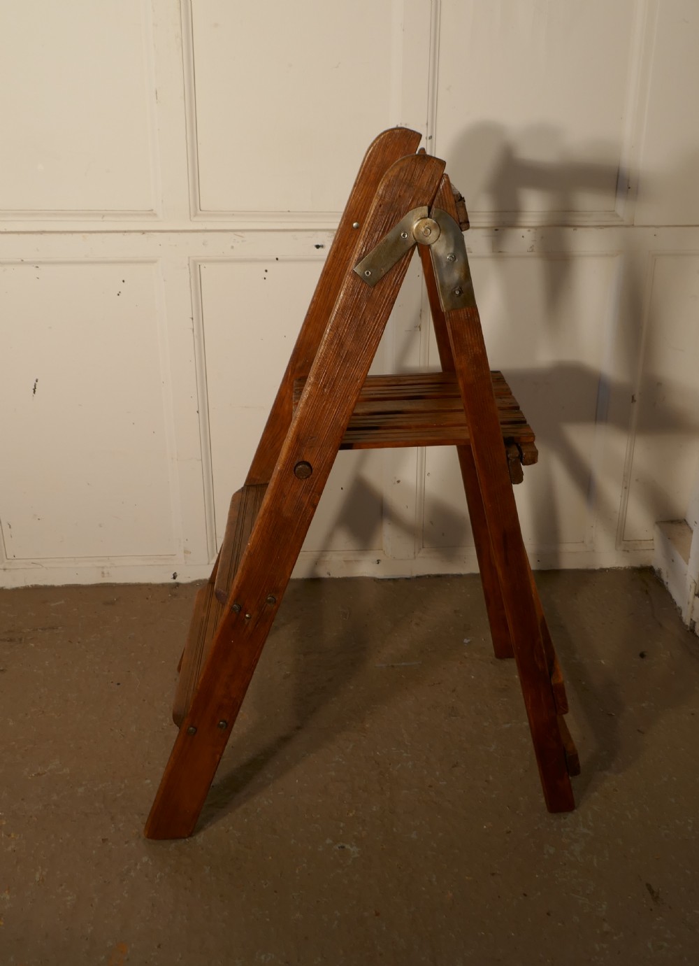 Easy Action Pine Step Kitchen Step Ladder  View VII