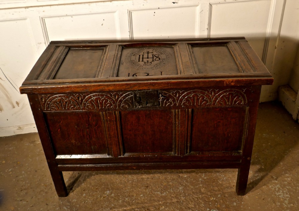 A Small Early 17th Century Carved Oak Coffer, 1621 View IV