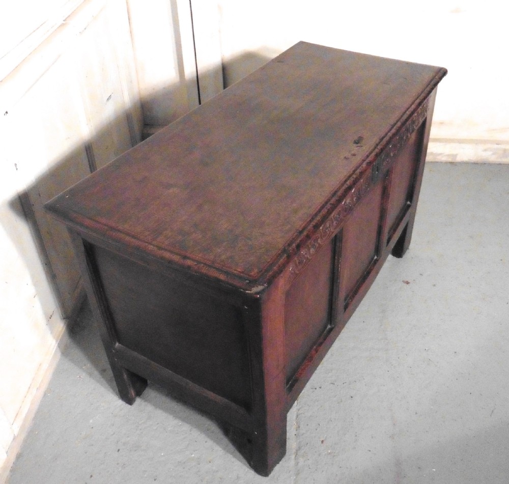 17th Century Oak Coffer View VI