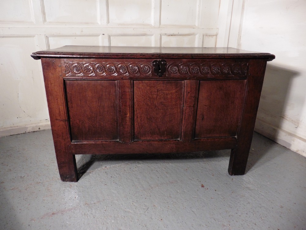 17th Century Oak Coffer View IX