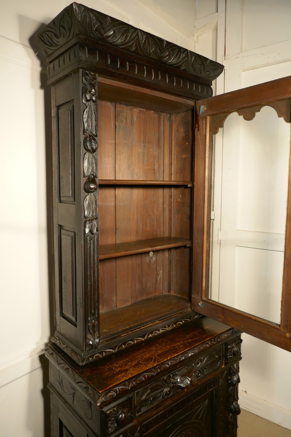 Early Victorian Carved Gothic Oak Alcove Bookcase,  View X