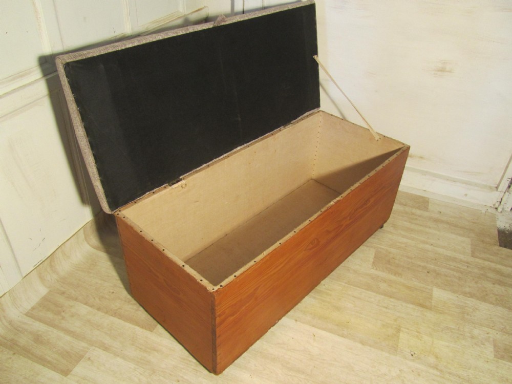 Victorian Pine Ottoman, Blanket Toy Box Linen Chest View III
