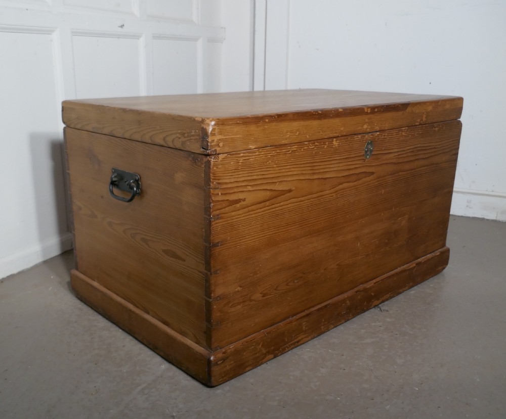Large Georgian Pine Blanket Box 