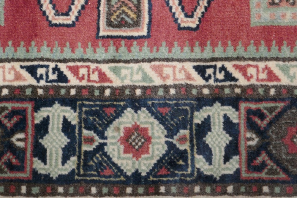 Vintage Hand Woven Shiraz Carpet   View VI
