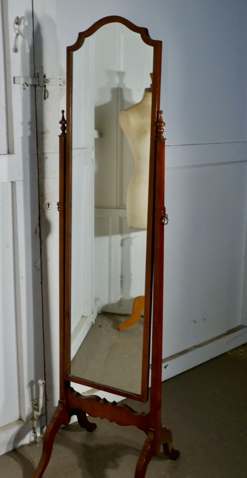 Stylish Edwardian Mahogany Cheval Mirror