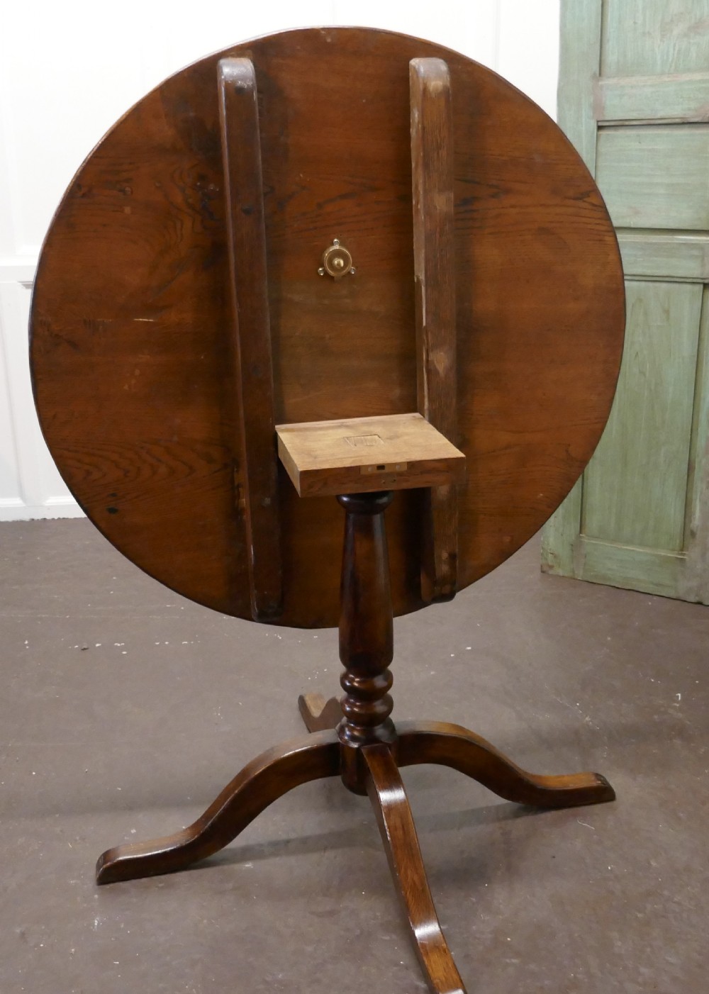 A Superb Country Oak Tilt Top Table  View VIII