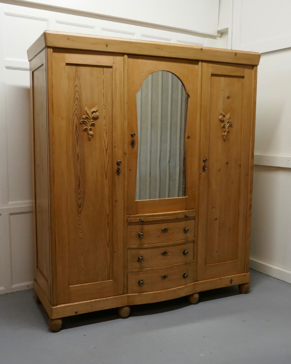 Large Stripped Pine Wardrobe Compactum View VIII