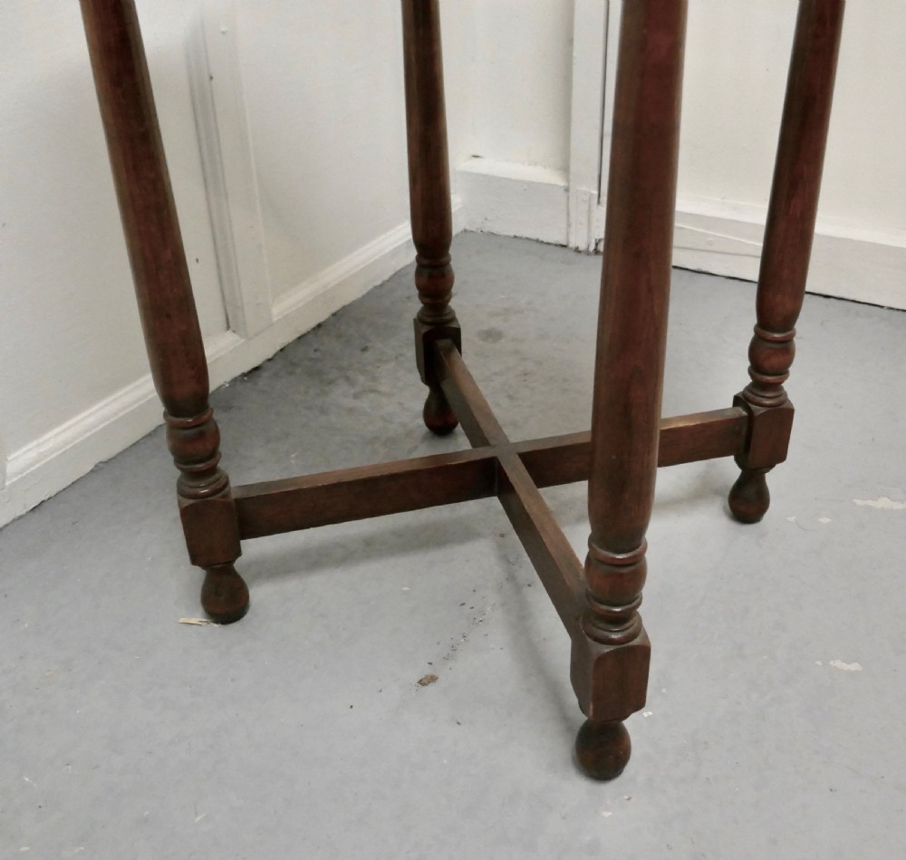 Round Oak Occasional Table, with X Stretcher View III