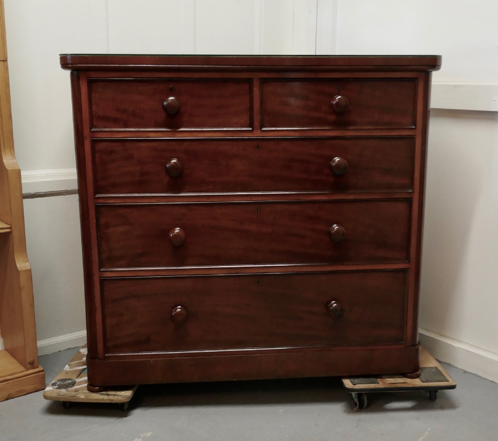 Large Victorian Mahogany Chest of Drawers 