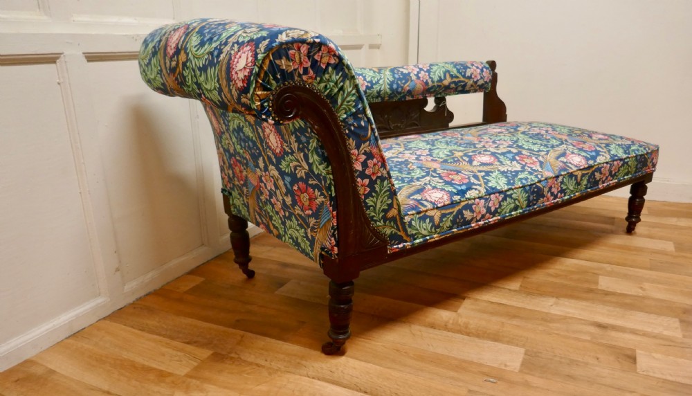 Edwardian Mahogany Chaise Long, William Morris Fabric View IV
