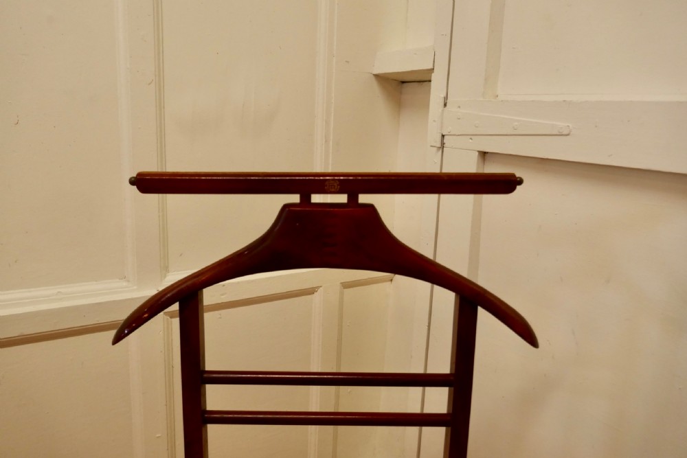 Italian Art Deco Gentleman’s Floor Standing Suit Hanger by Brevettato View III