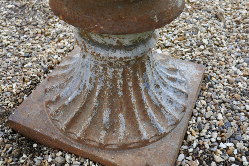 Large Cast Iron Garden Urn with Distressed Shabby Paint  View VIII