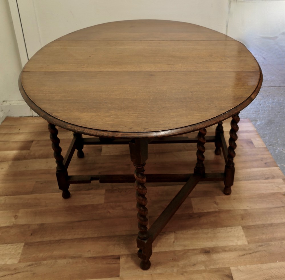 Good Victorian Solid Oak Barley Twist Gate Leg Dining Table View IV