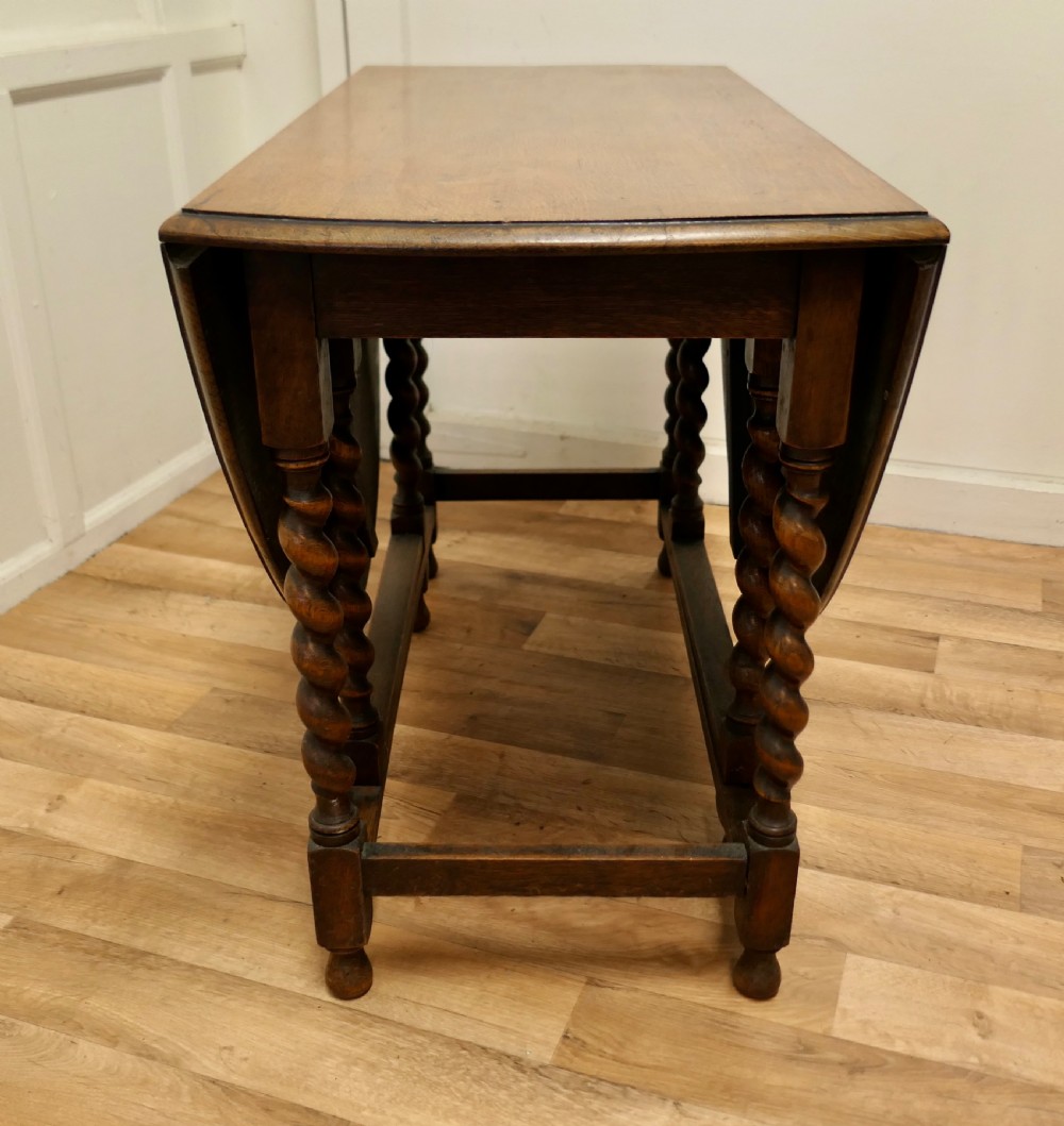 Good Victorian Solid Oak Barley Twist Gate Leg Dining Table View VIII