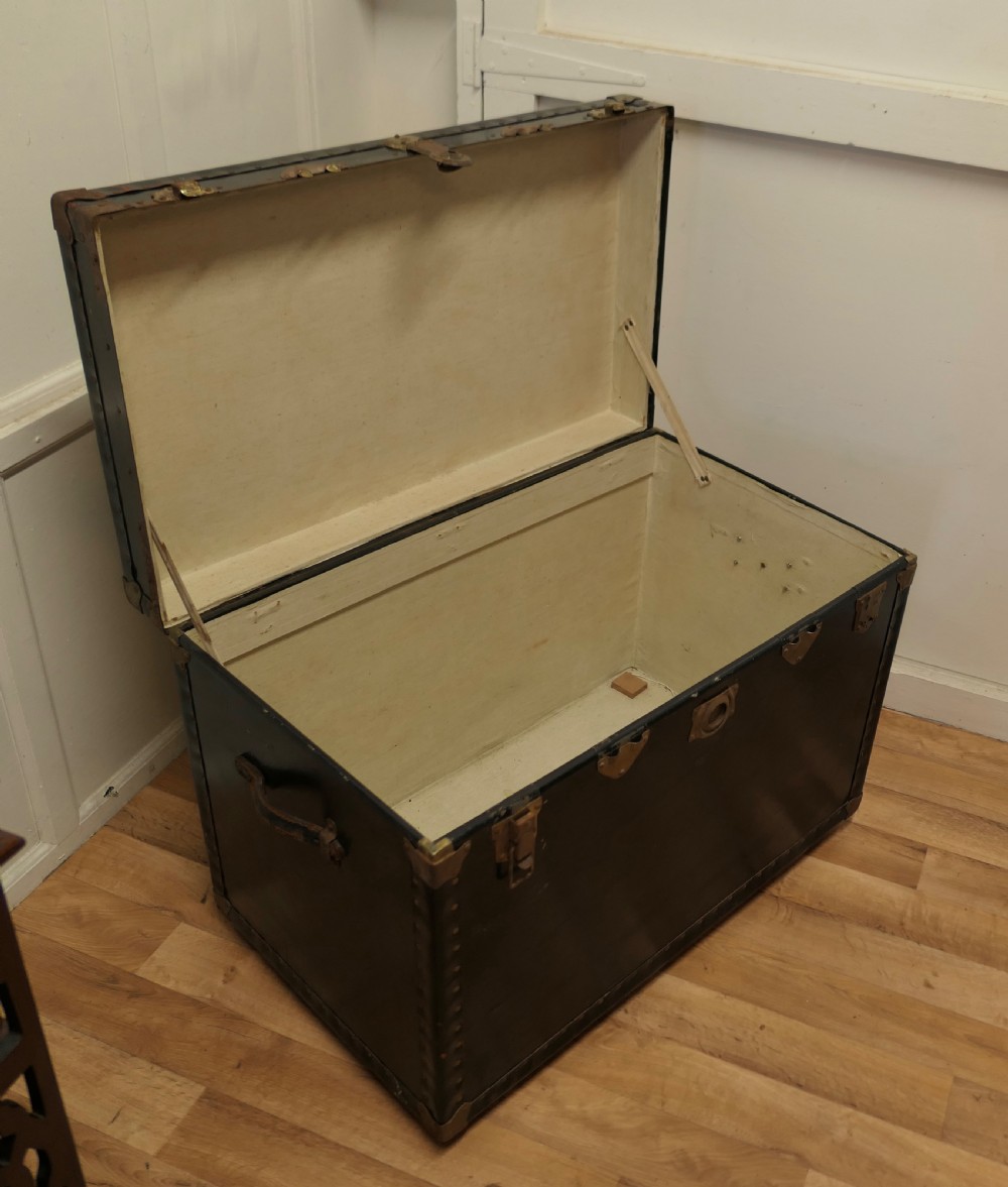 Large Vintage Rigid Canvas Travel Trunk, Steamer Trunk on Wheels View VI