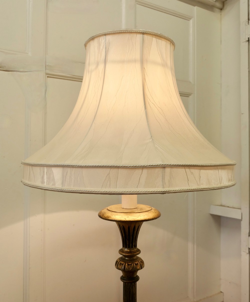 Elegant Carved Giltwood Baroque Style Floor Lamp View VII