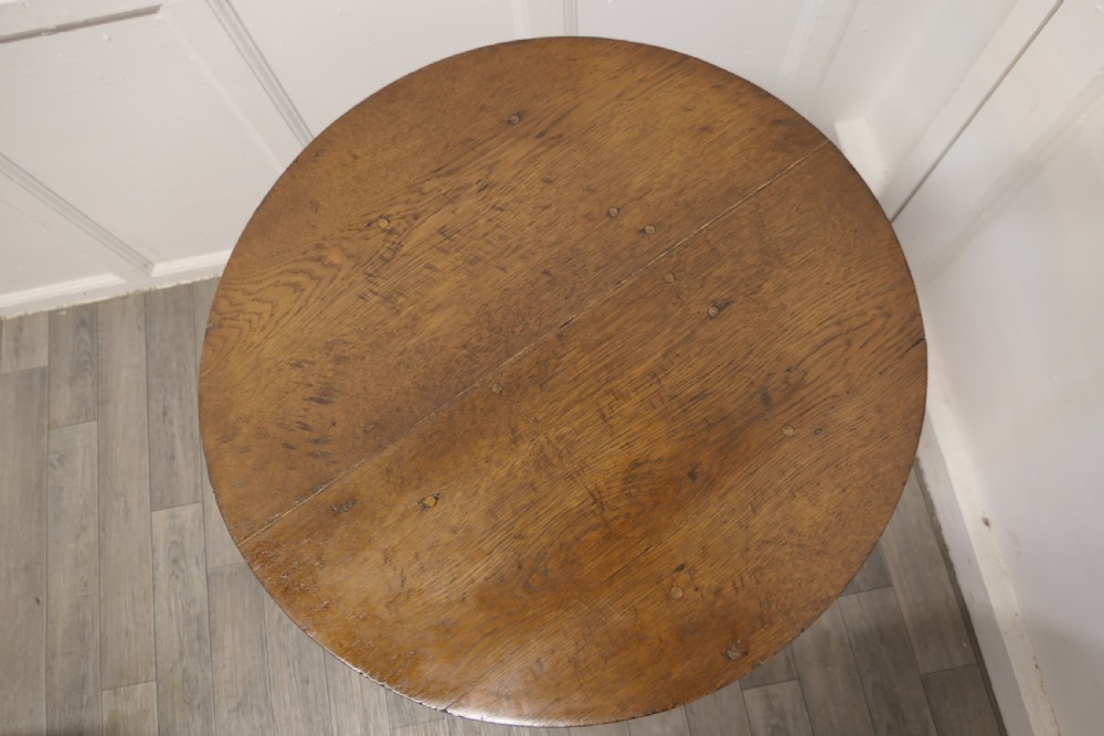 Early 19th Century English Oak Cricket Table View V