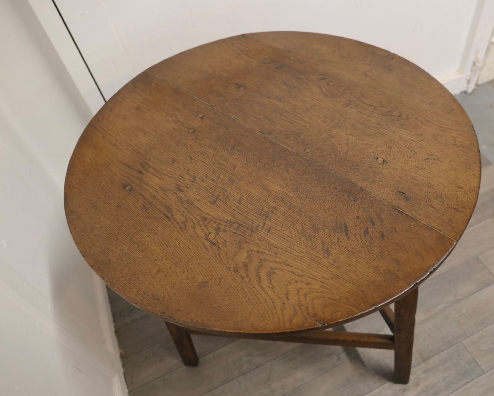Early 19th Century English Oak Cricket Table View VII