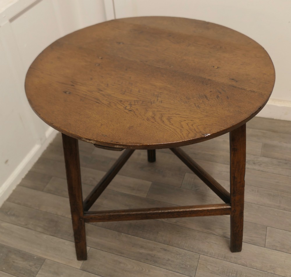 Early 19th Century English Oak Cricket Table View VIII