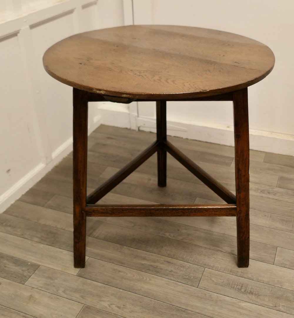 Early 19th Century English Oak Cricket Table View X