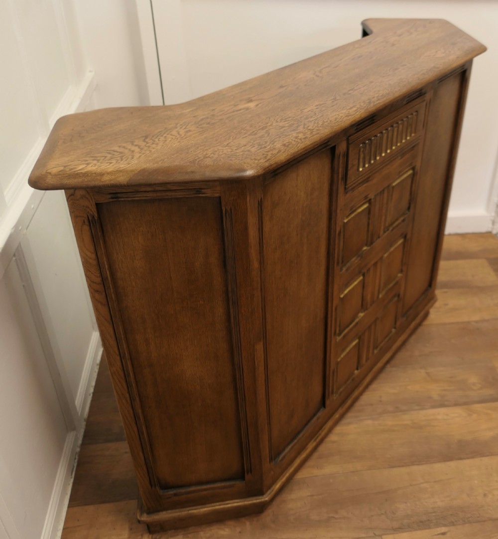 Arts and crafts Oak Hotel Restaurant Reception Hostess Counter, View V