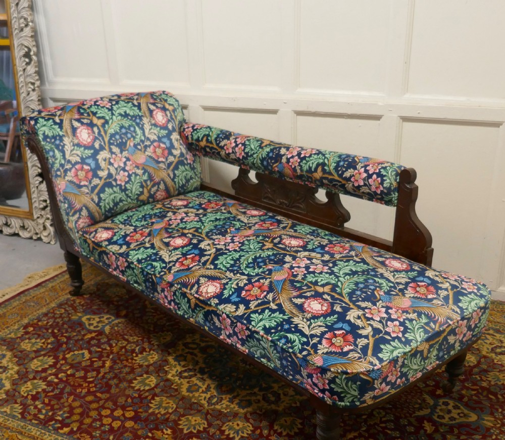 Edwardian Mahogany Chaise Long, William Morris Fabric View IV