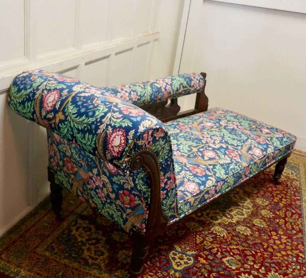 Edwardian Mahogany Chaise Long, William Morris Fabric View VI