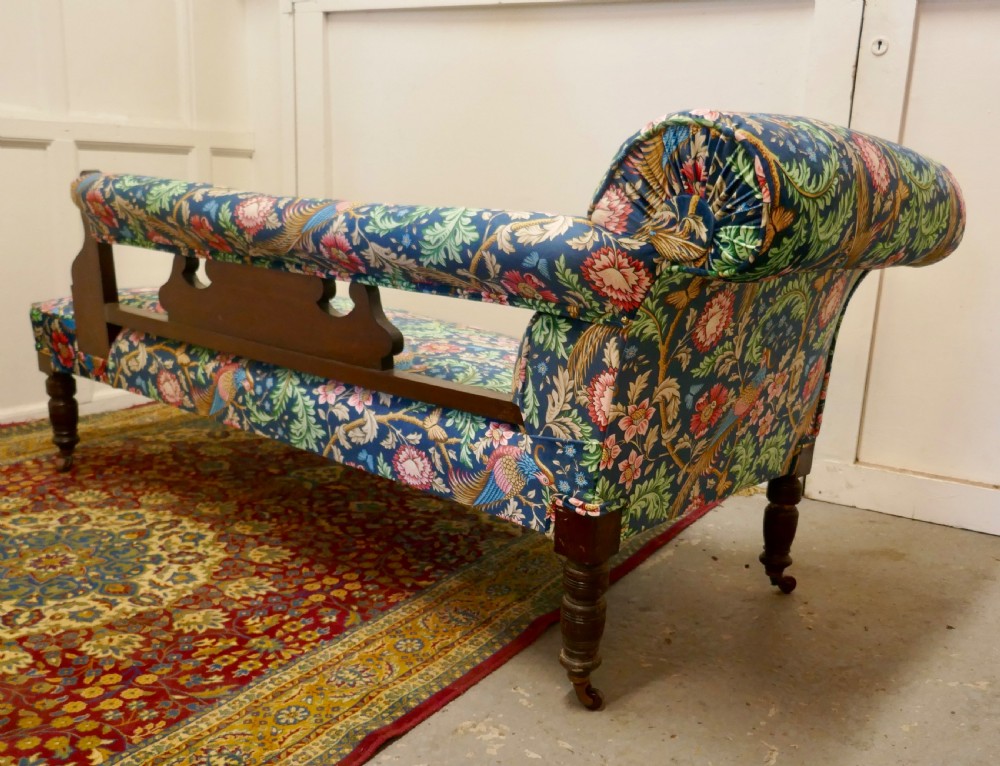Edwardian Mahogany Chaise Long, William Morris Fabric View VII