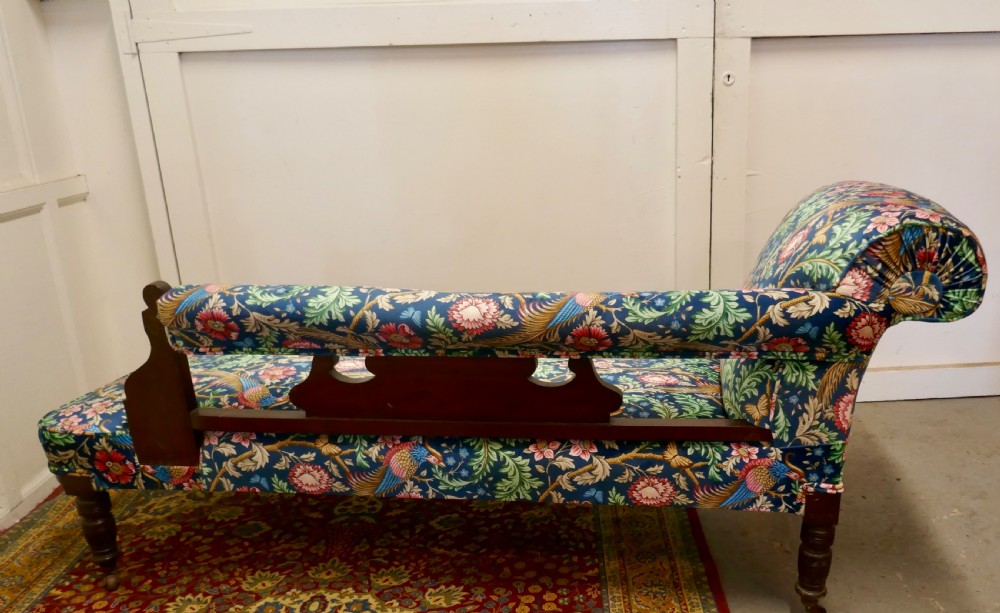 Edwardian Mahogany Chaise Long, William Morris Fabric View VIII