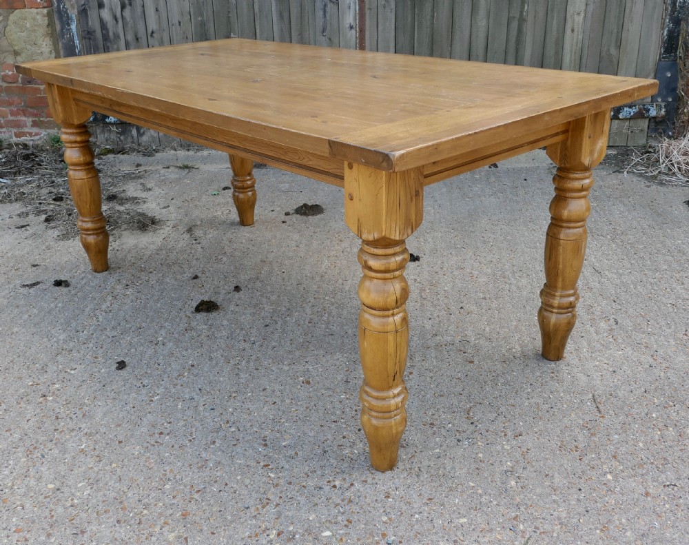 Good Size Rustic Farmhouse Table in Oak View II