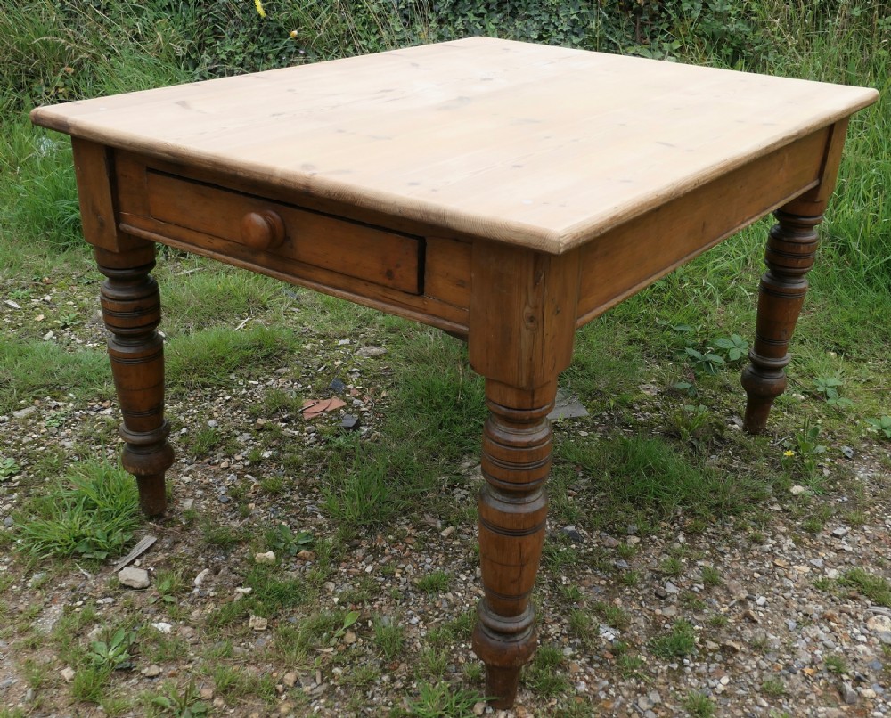 6 Seater Farmhouse Pine Table   View III