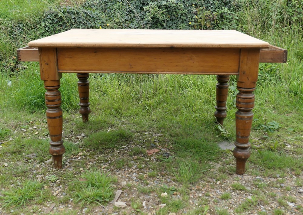 6 Seater Farmhouse Pine Table   View V