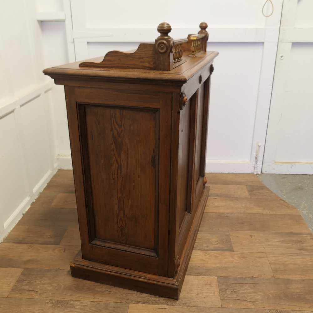 Pitch Pine Hotel Restaurant Reception Hostess Greeting Station, Greeter View IV