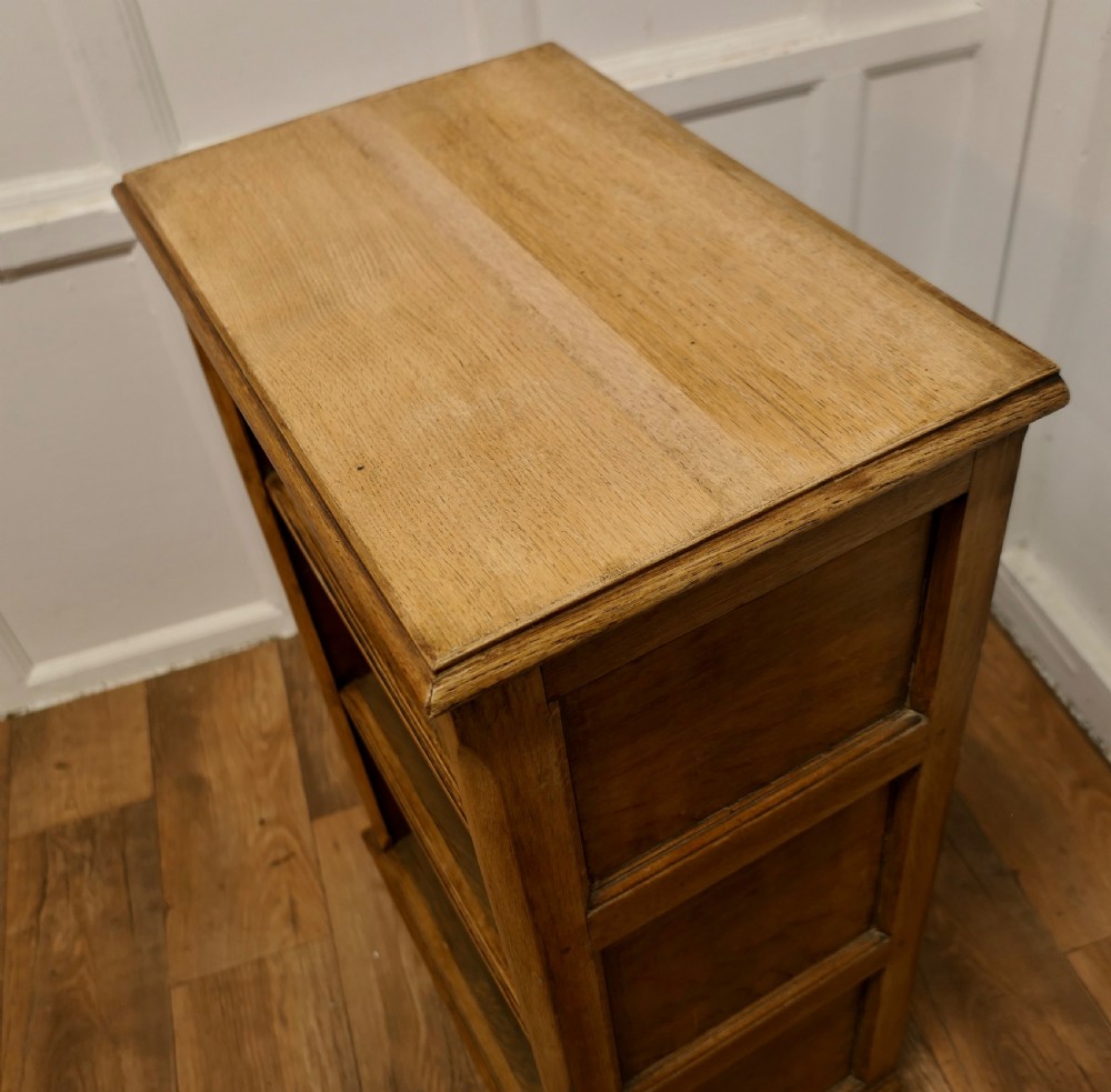 A Superb Arts and Crafts Golden Oak Open Shelves   View VI
