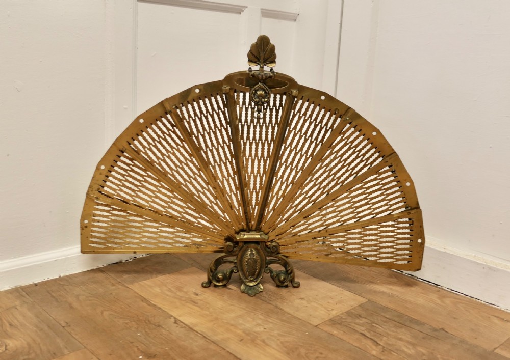 Victorian Folding Brass Fire Screen Peacock’s Tail Fire Guard View IV