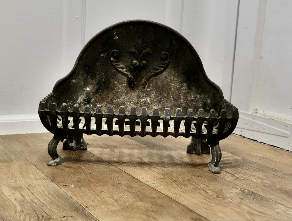 Dainty Free Standing Fire Basket, Iron Fire Grate