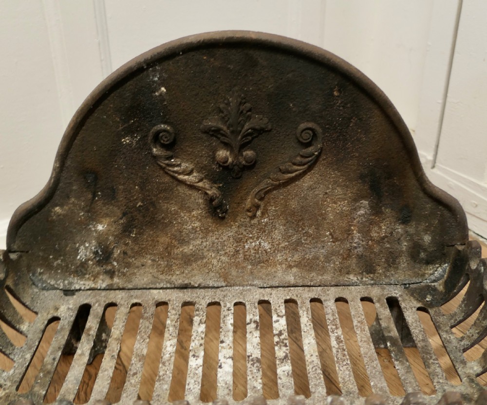 Dainty Free Standing Fire Basket, Iron Fire Grate View III