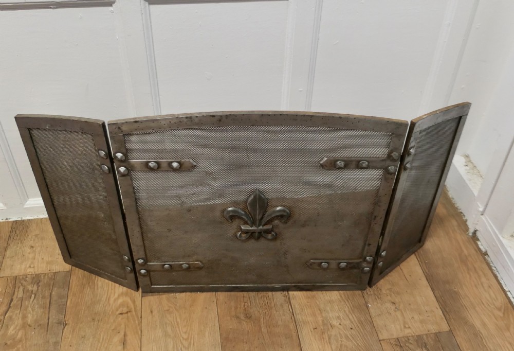 Heavy Arts and Crafts Steel Fire Guard for Inglenook Fireplace View VIII