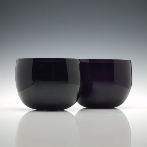 PAIR OF 19TH CENTURY AMETHYST GLASS FINGER BOWLS C1830 - ADDITIONAL PHOTO 1