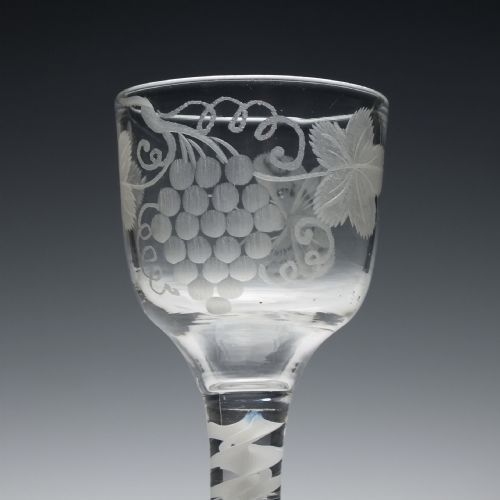 PAIR OF ENGRAVED GEORGIAN OPAQUE TWIST WINE GLASSES C1760 - ADDITIONAL PHOTO 3