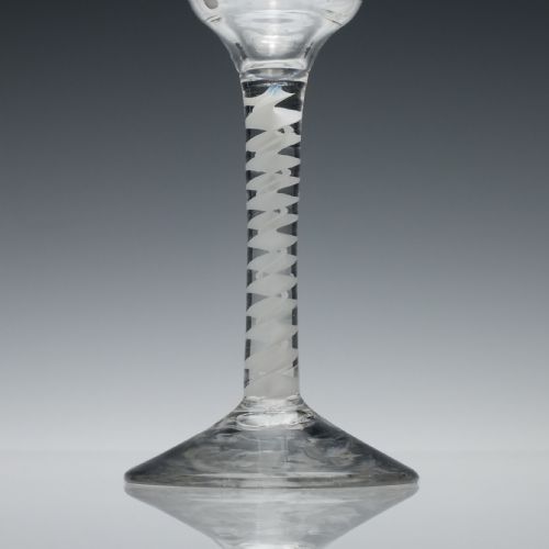 PAIR OF ENGRAVED GEORGIAN OPAQUE TWIST WINE GLASSES C1760 - ADDITIONAL PHOTO 5